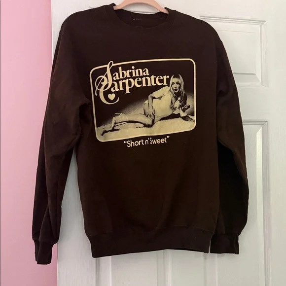 Sabrina Carpenter Short n’ Sweet Tour Sweatshirt - Picture 1 of 3